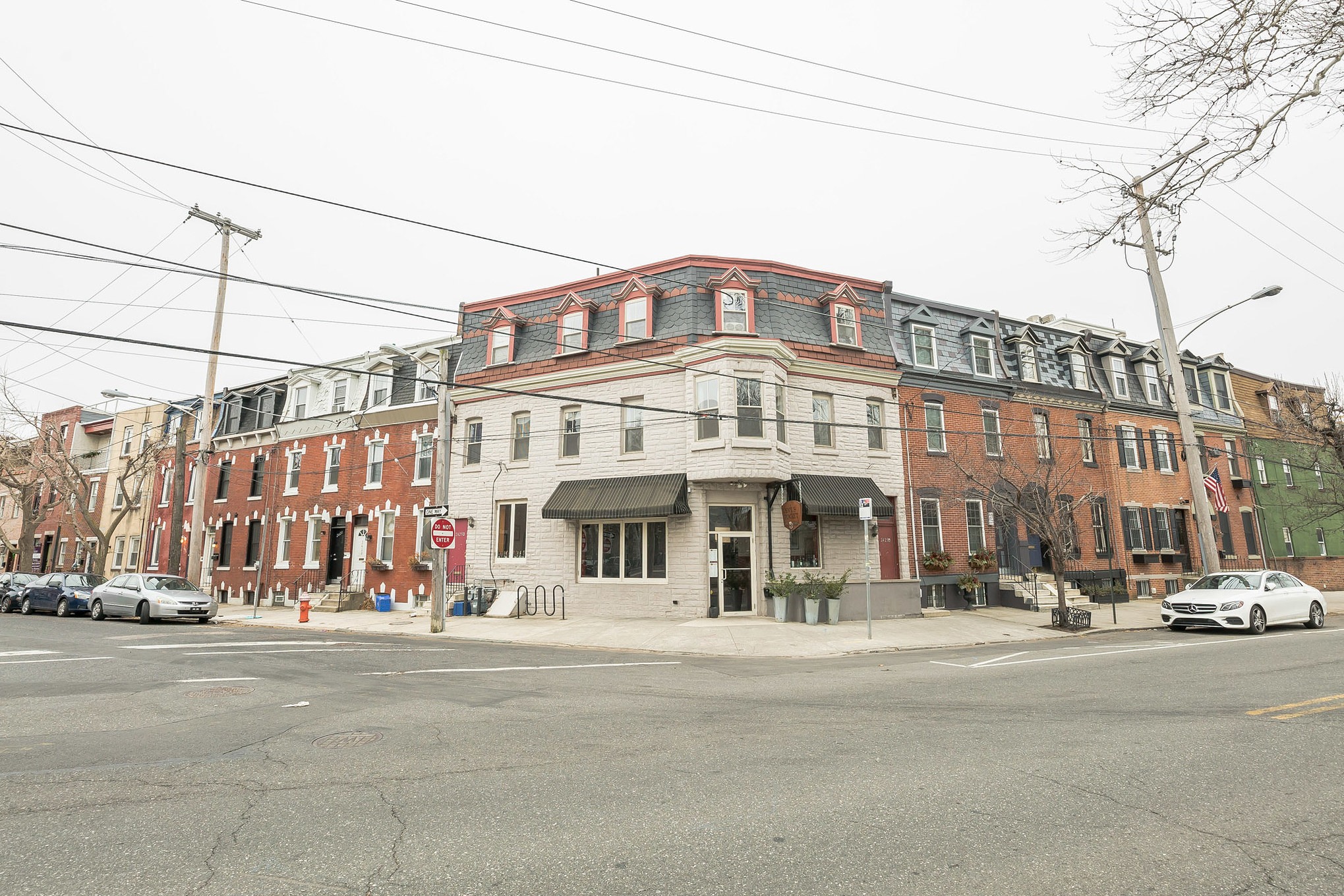 2425 Grays Ferry 1