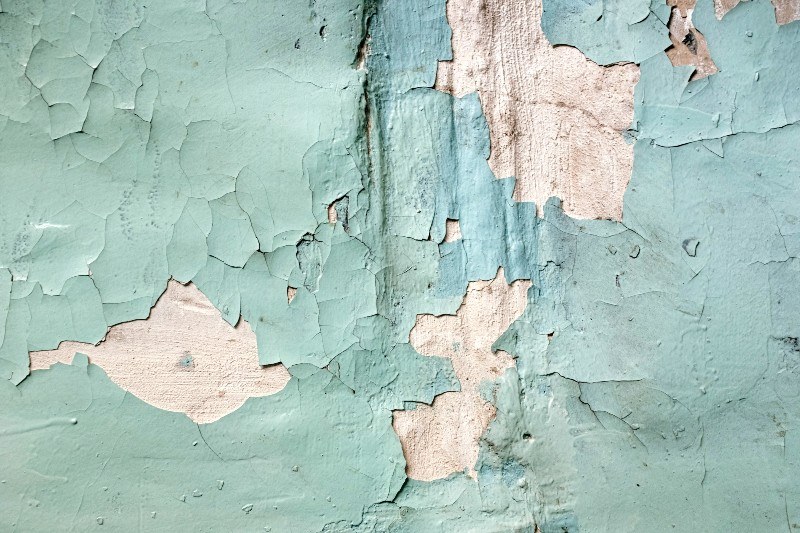 what does cracking lead paint look like